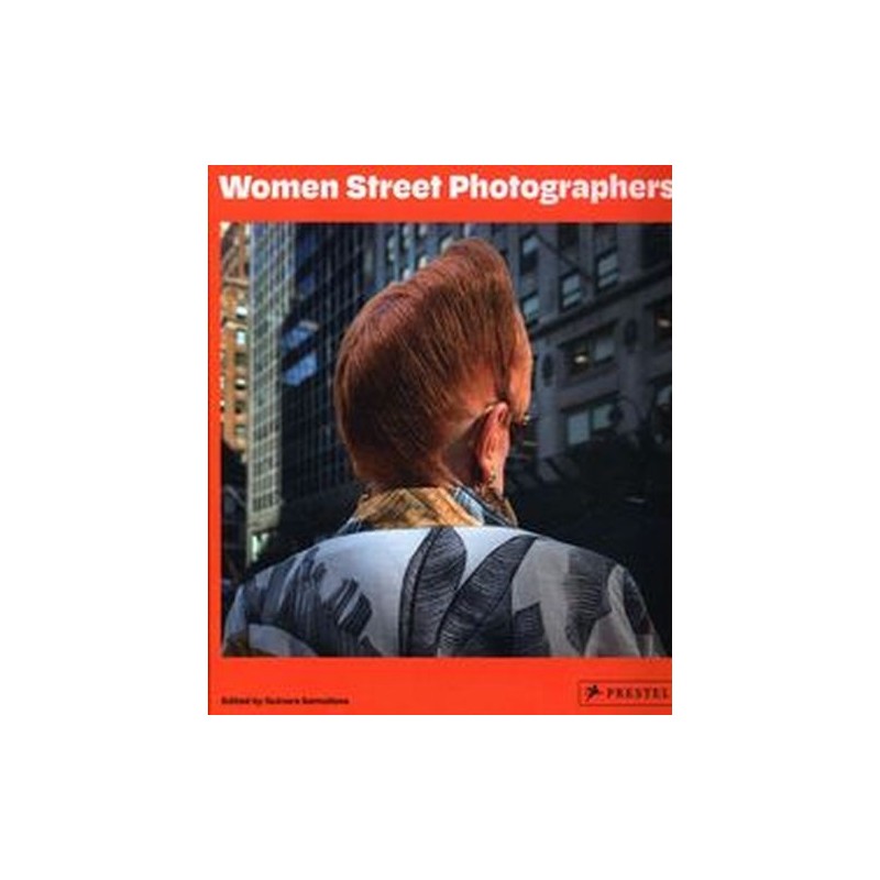 WOMEN STREET PHOTOGRAPHERS